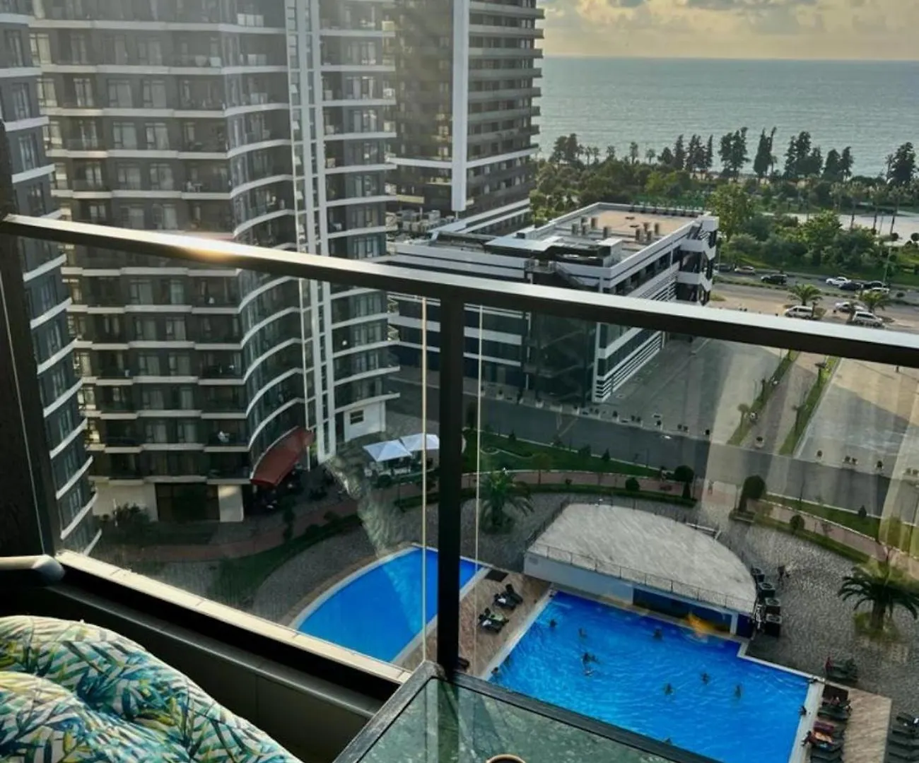 Апартаменты Sunset At White Sails Pool & Sea View Батуми